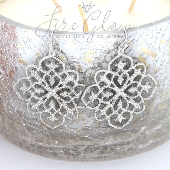 Silver Tone Moroccan Boho Style Filigree Earrings - Picture 5 of 6